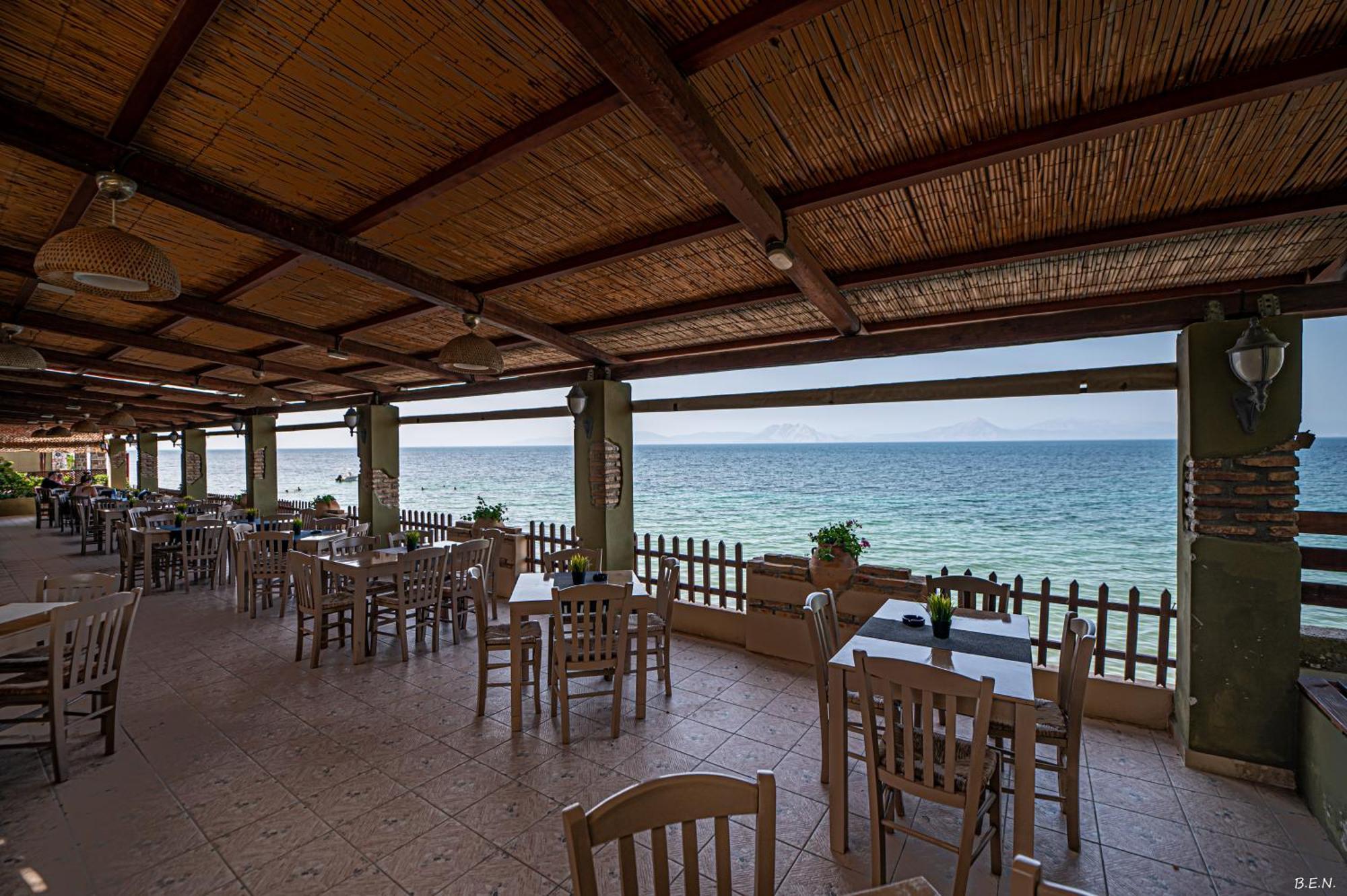 Castella Beach Alissos エクステリア 写真
