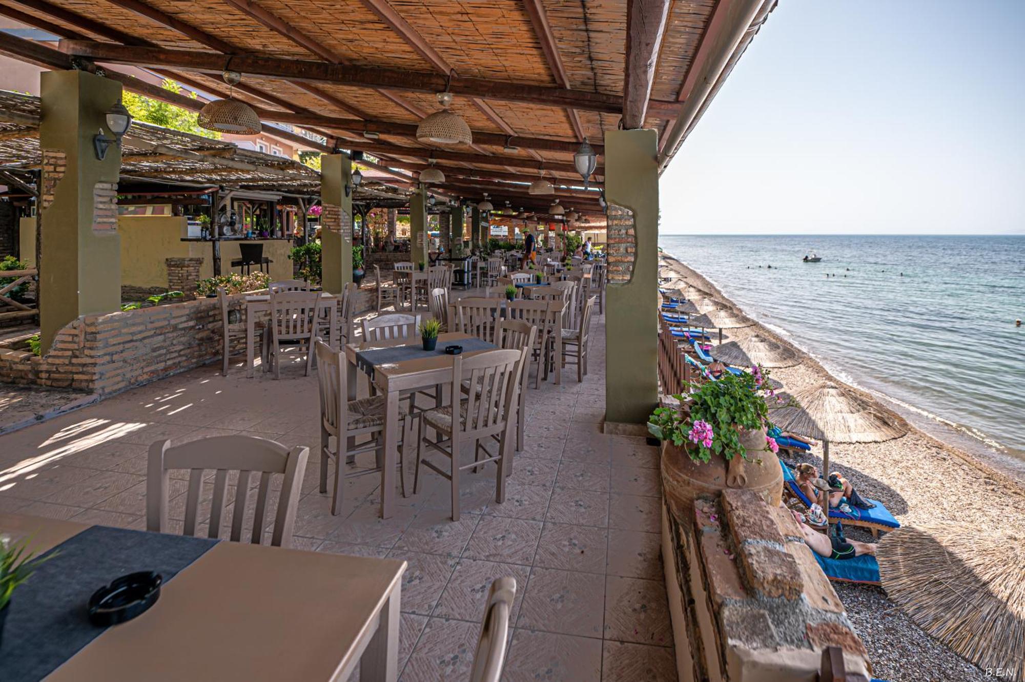 Castella Beach Alissos エクステリア 写真