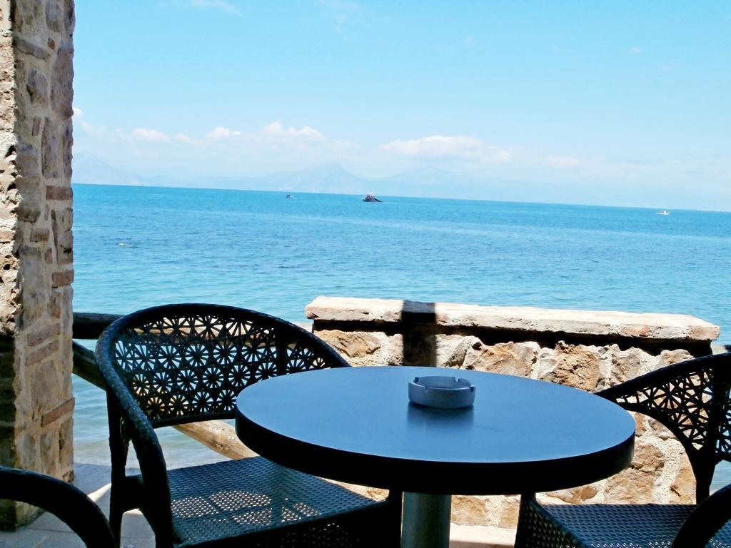 Castella Beach Alissos エクステリア 写真